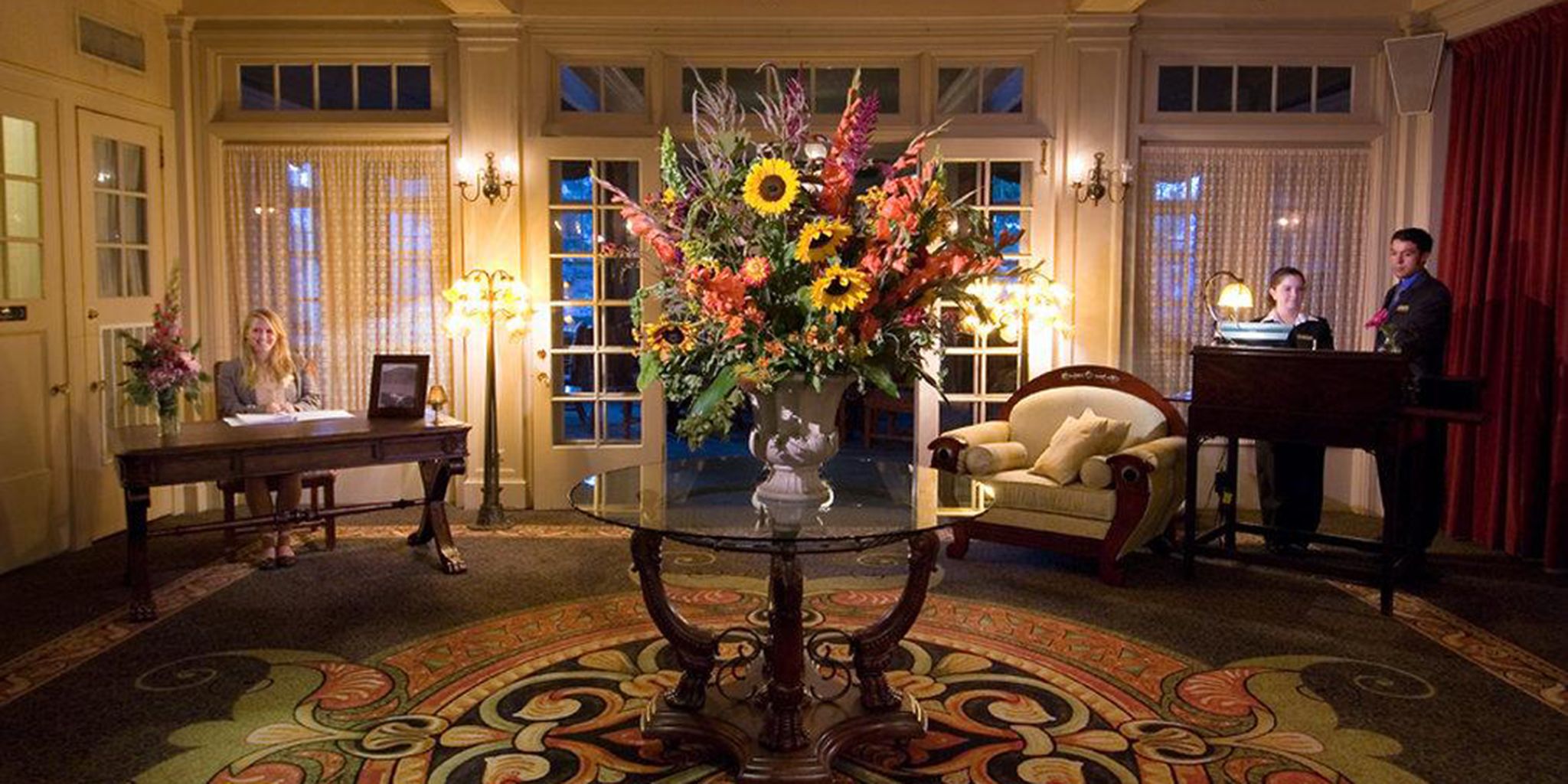 Columbia Gorge Hotel