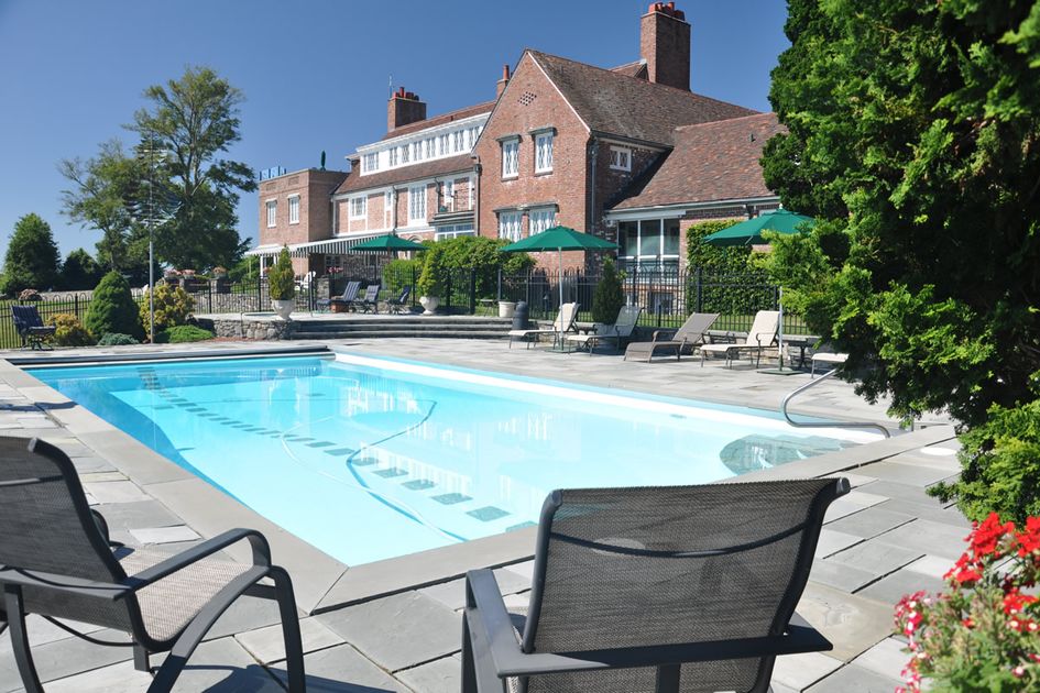 Point Pleasant Inn in Bristol, Rhode Island