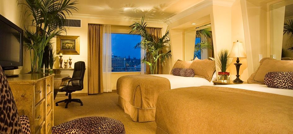 The Davenport Tower, Autograph Collection