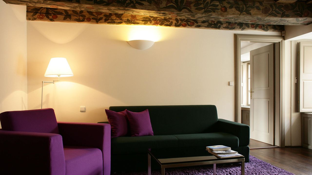 Iron Gate Hotel & Suites