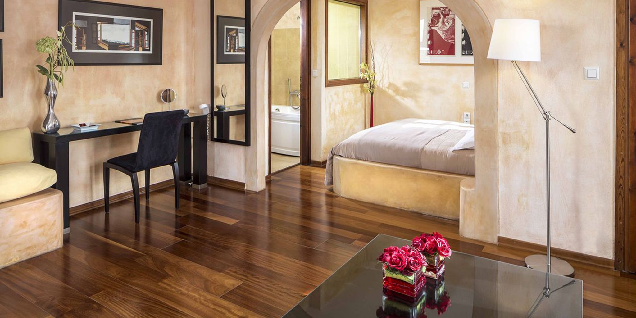 Petra Hotel & Suites