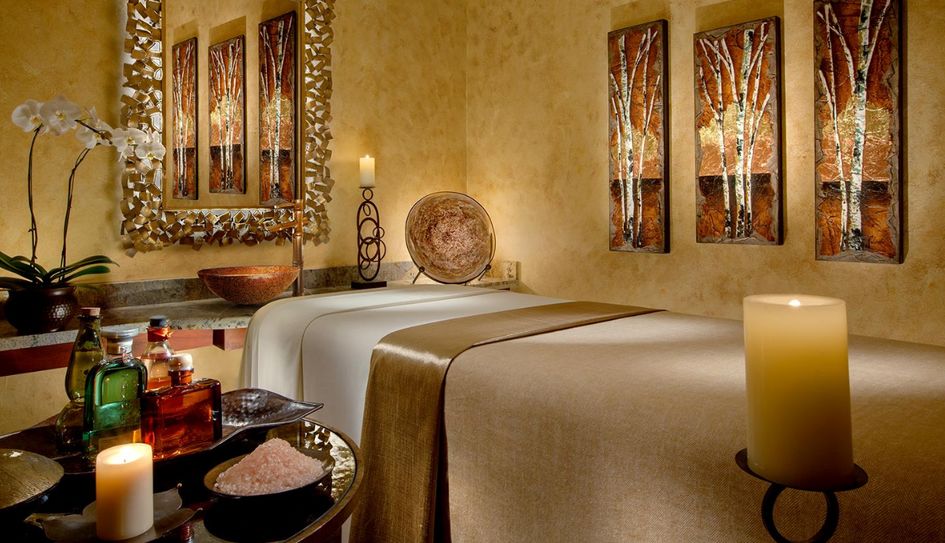 Rustic Inn Creekside Resort & Spa 