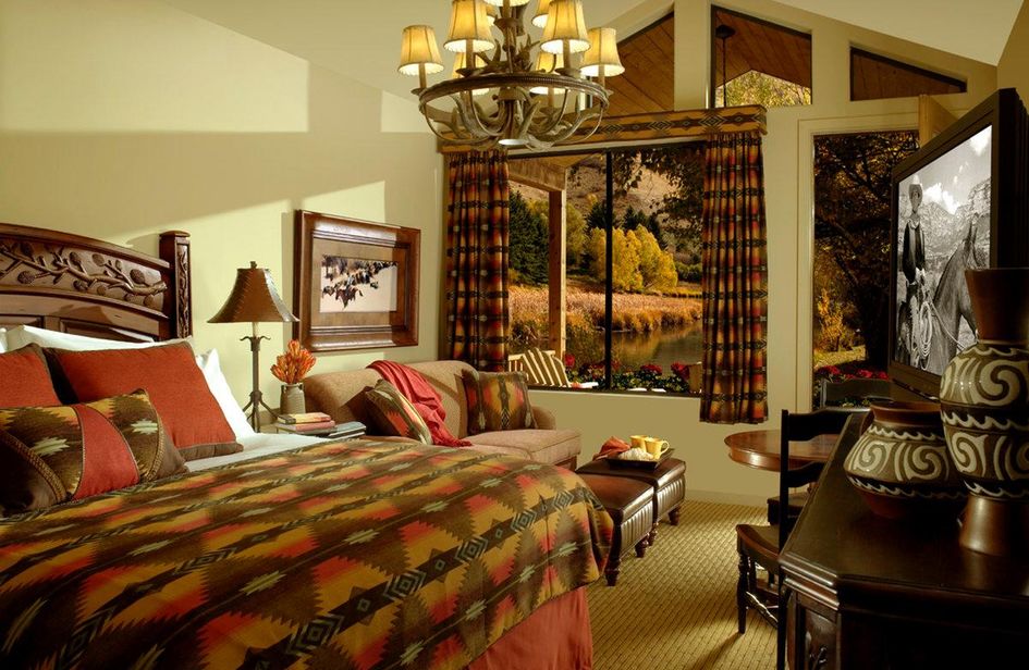 Rustic Inn Creekside Resort & Spa 