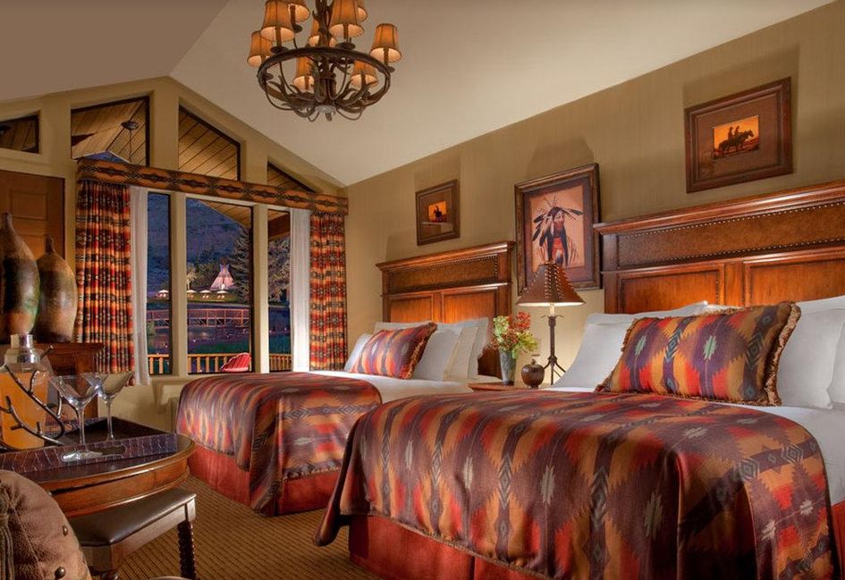 Rustic Inn Creekside Resort & Spa 