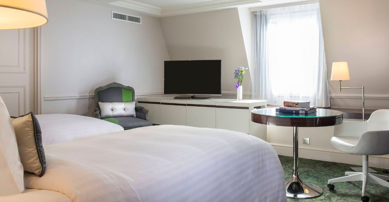 Renaissance Paris Le Parc Trocadero Hotel