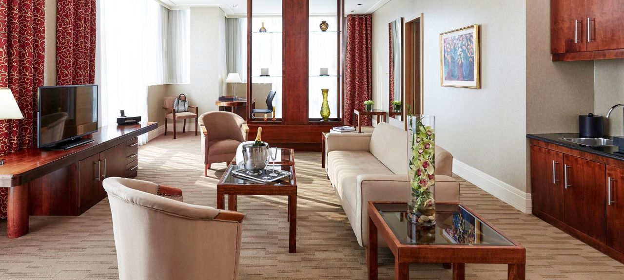 Sofitel Montreal Golden Mile Hotel