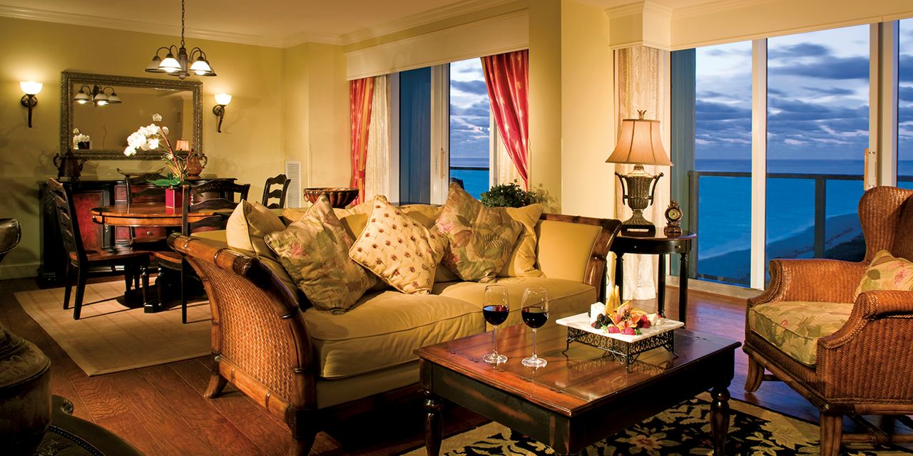 Jupiter Beach Resort & Spa