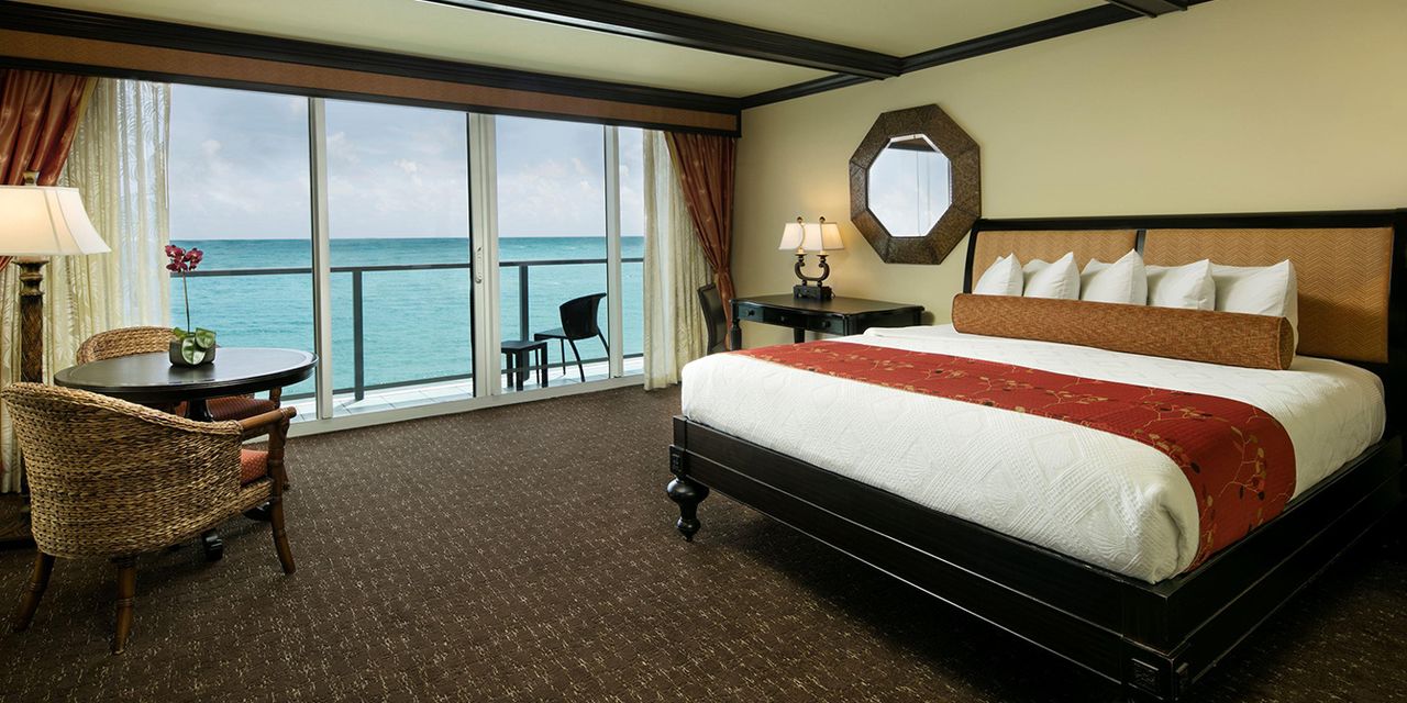 Jupiter Beach Resort & Spa