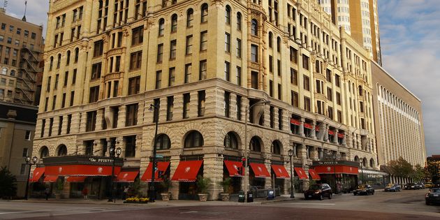 Milwaukee, Wisconsin,The Pfister Hotel