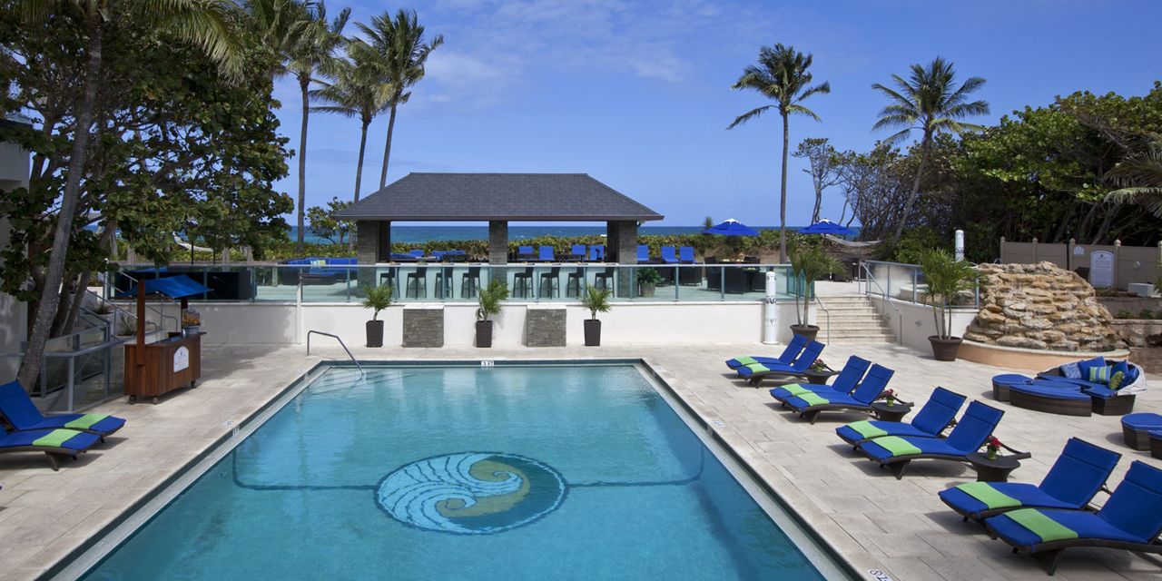Jupiter Beach Resort & Spa
