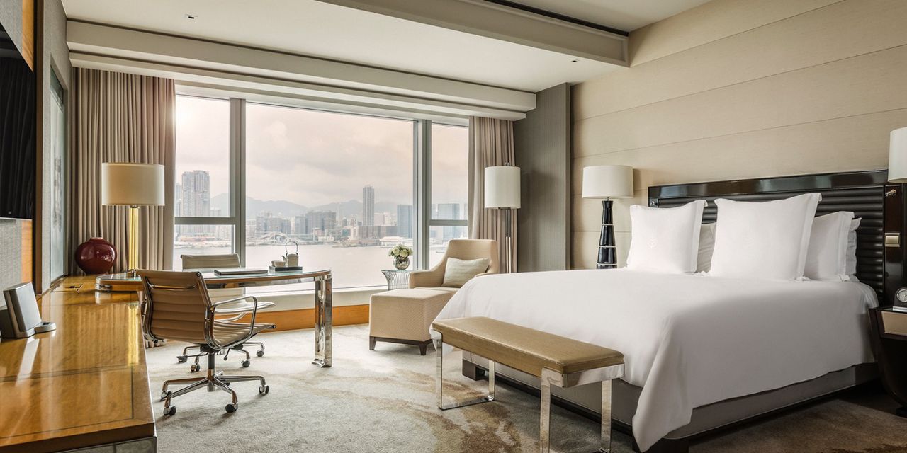 Four Seasons Hotel Hong Kong