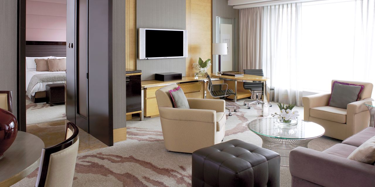 Four Seasons Hotel Hong Kong