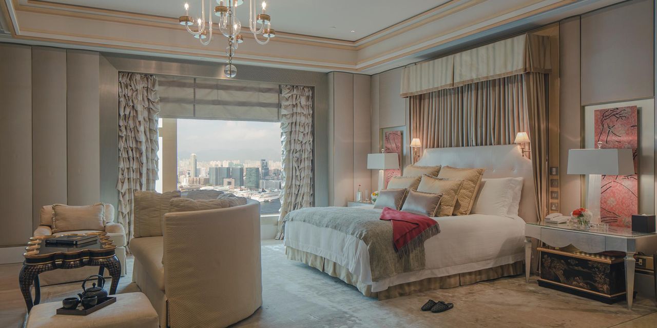 Four Seasons Hotel Hong Kong