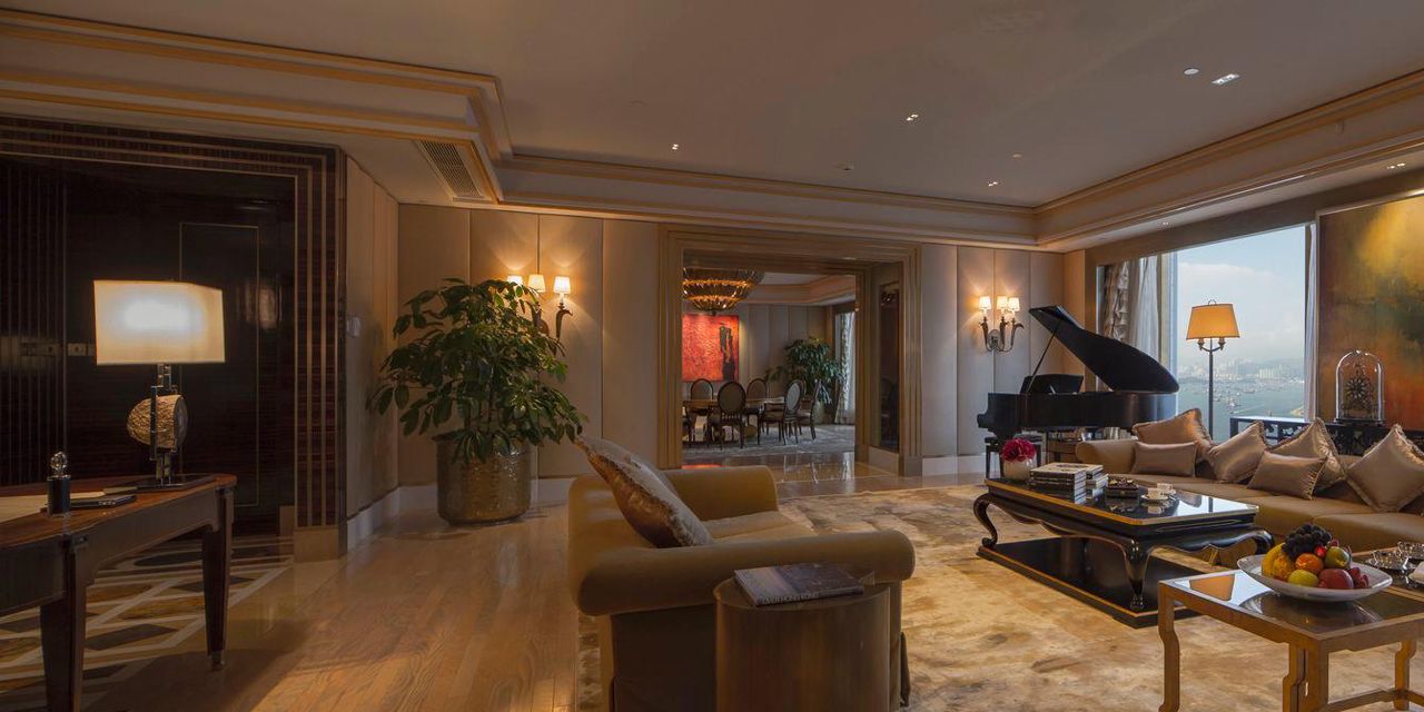 Four Seasons Hotel Hong Kong