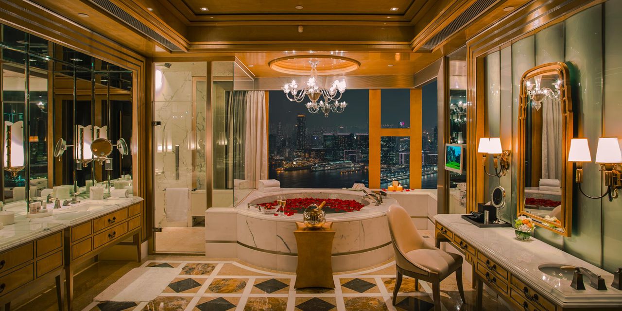 Four Seasons Hotel Hong Kong