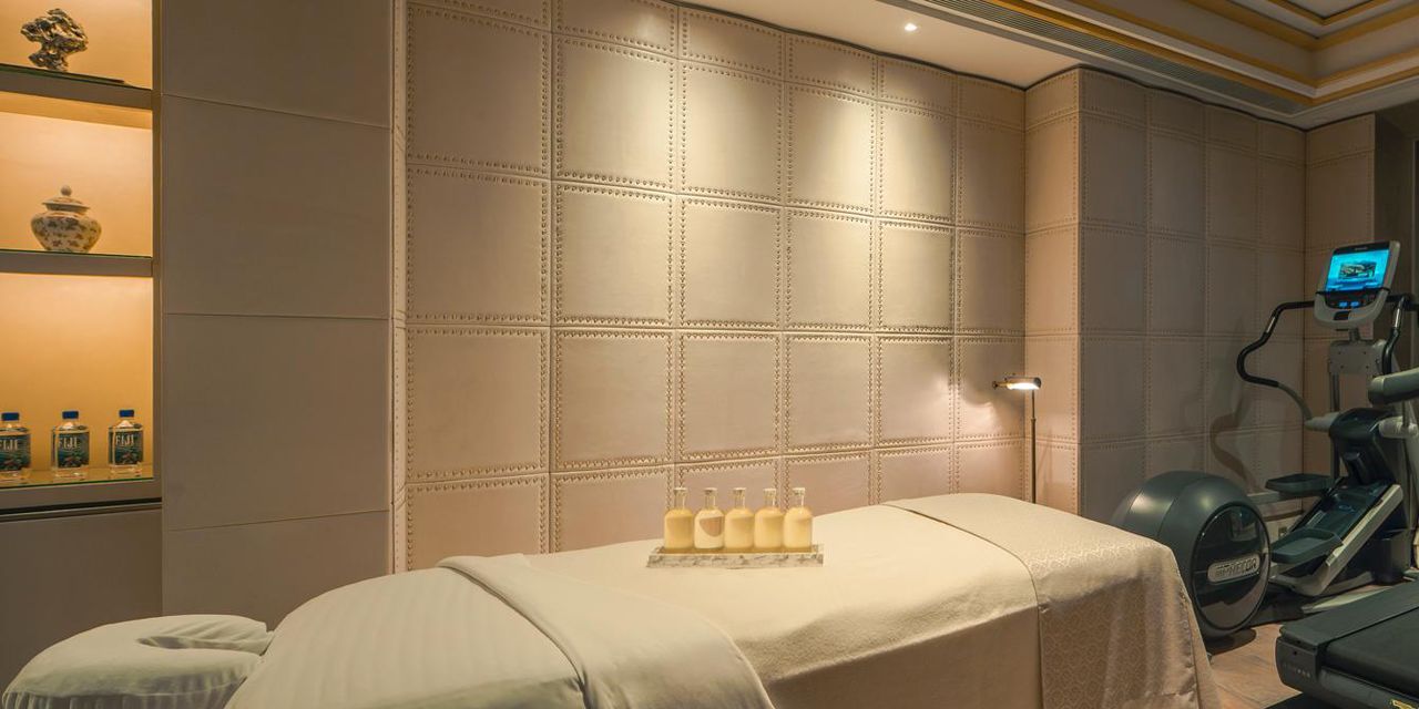 Four Seasons Hotel Hong Kong