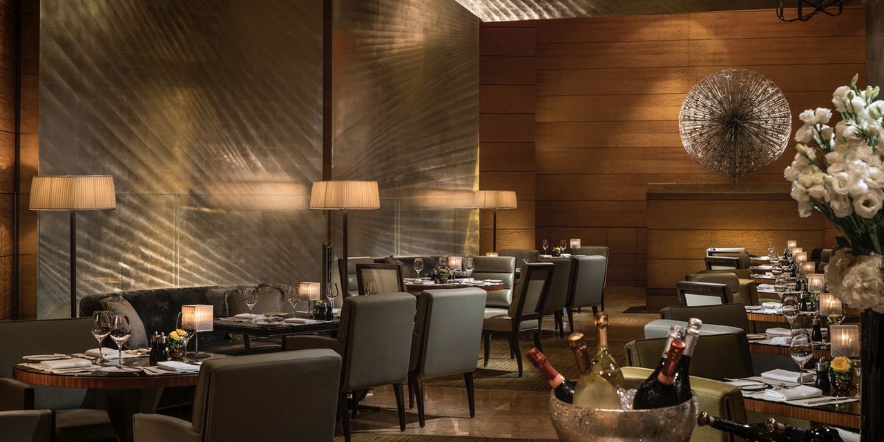 Four Seasons Hotel Hong Kong