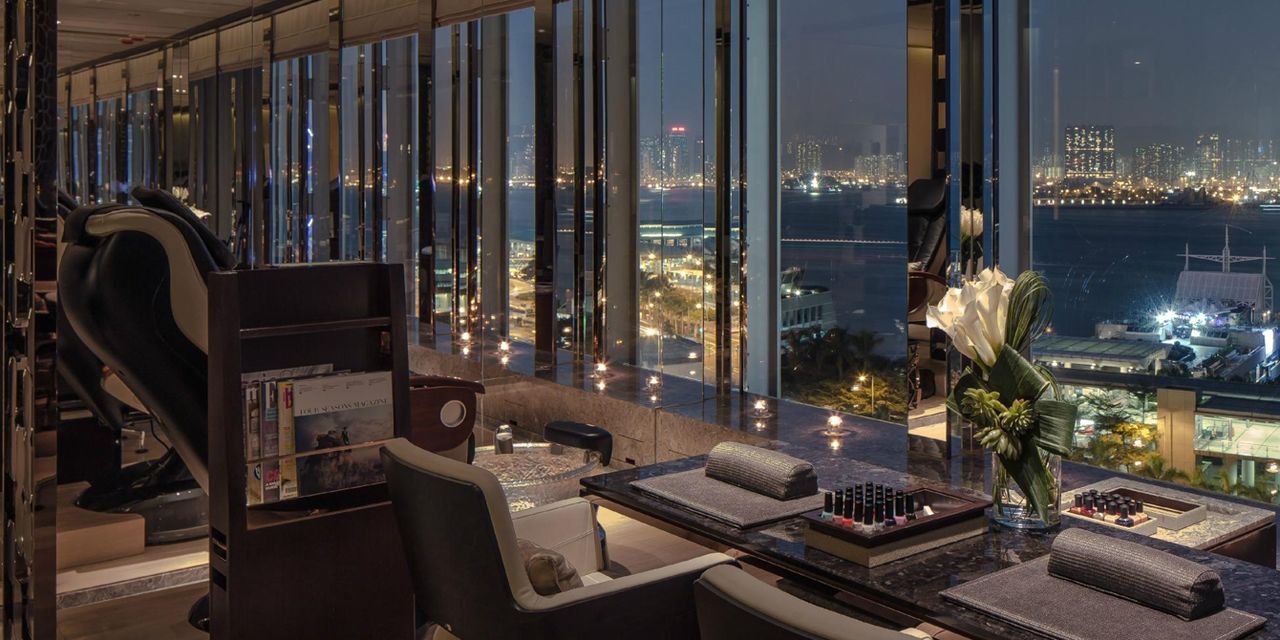 Four Seasons Hotel Hong Kong