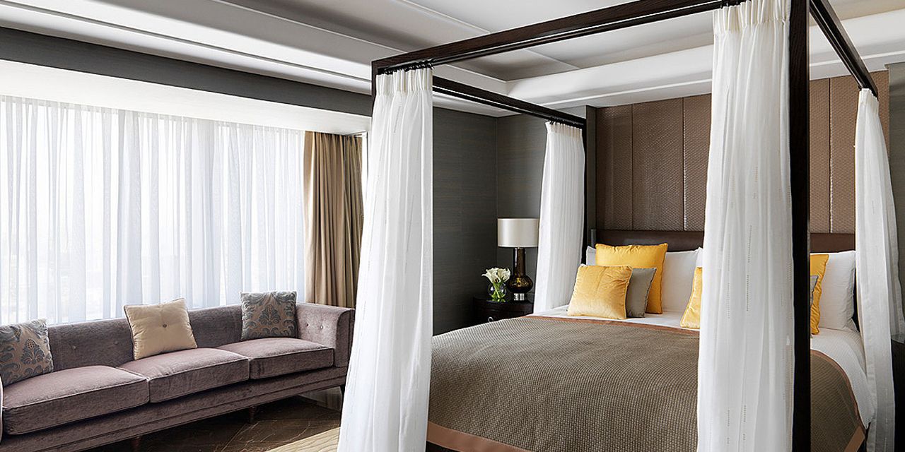 Four Seasons Hotel Riyadh at Kingdom Centre