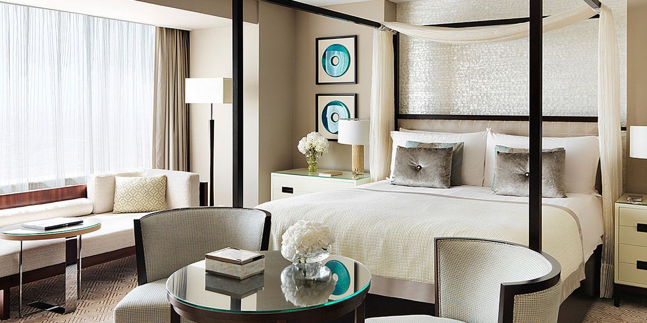 Four Seasons Hotel Riyadh at Kingdom Centre