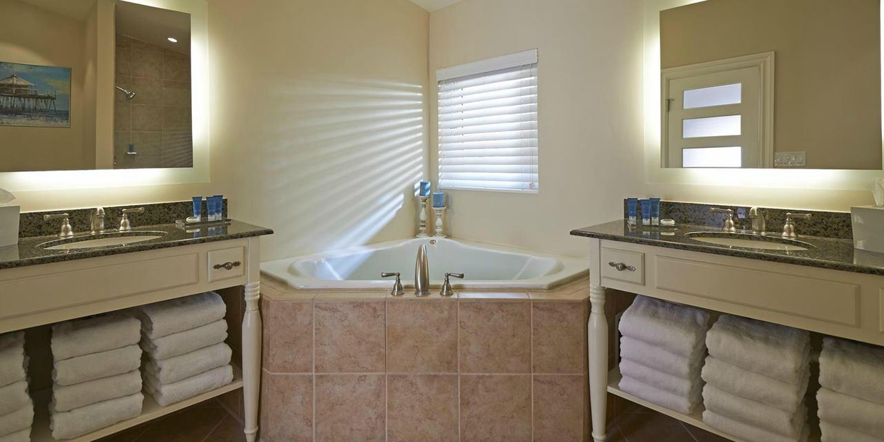 Edgewater Beach Hotel