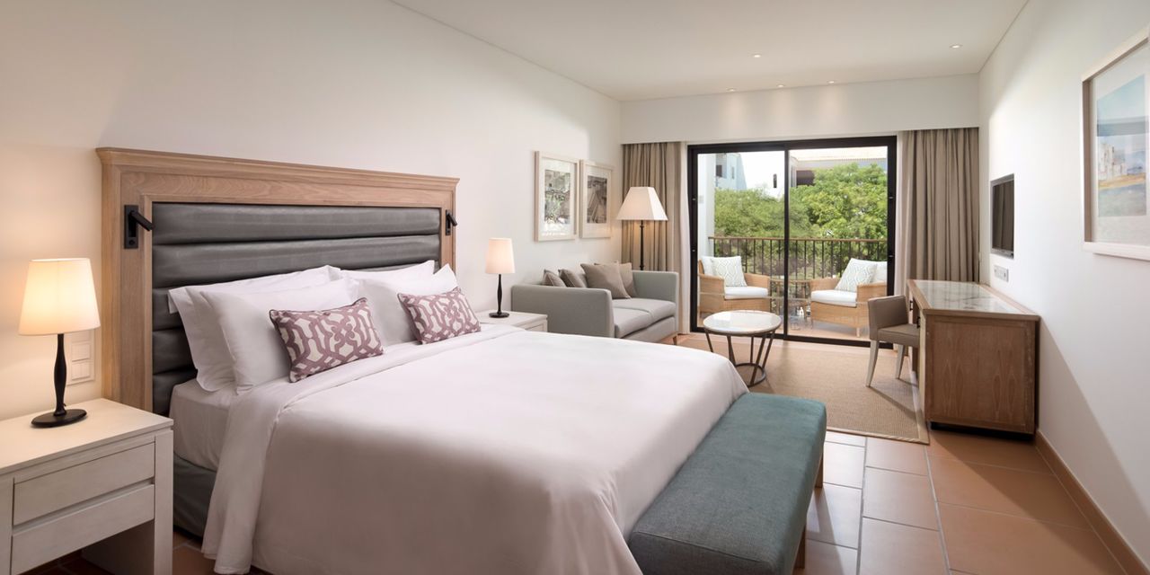 Pine Cliffs Ocean Suites, Algarve