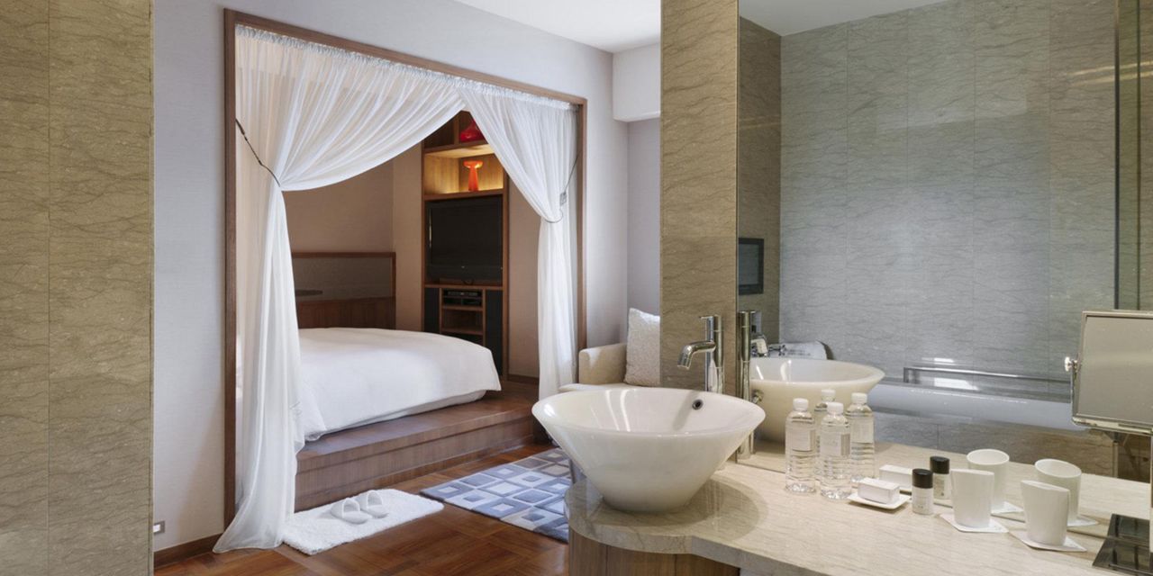 Les Suites Orient Bund Shanghai