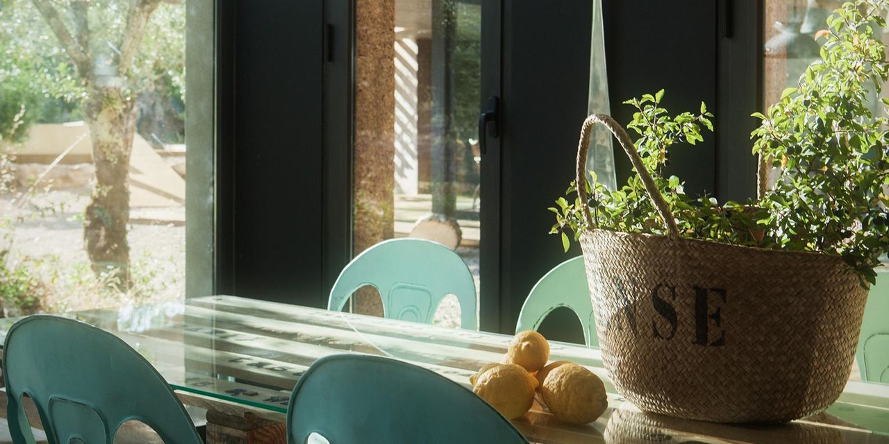 Cooking And Nature Emotional Hotel in