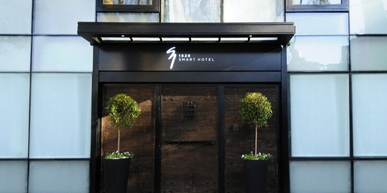 1828 Smart Hotel