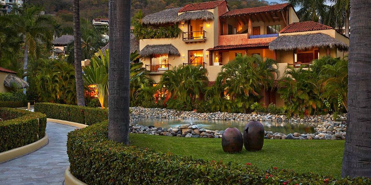 Thompson Zihuatanejo