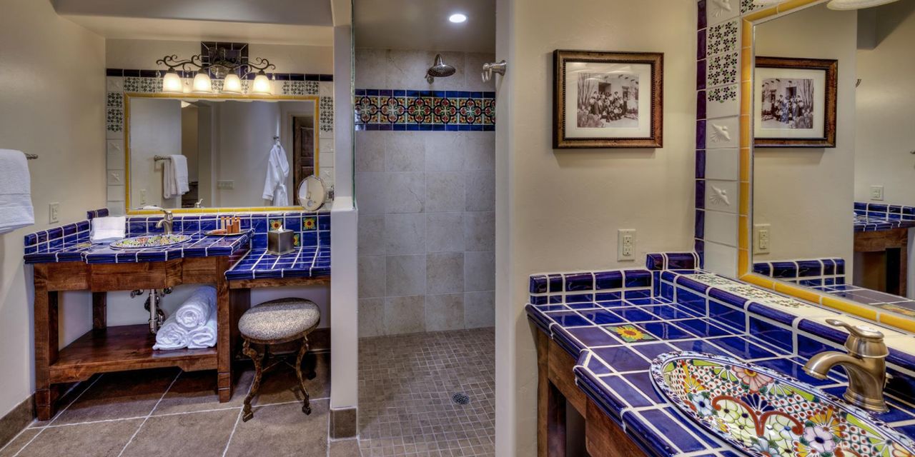 Hacienda Del Sol Guest Ranch Resort