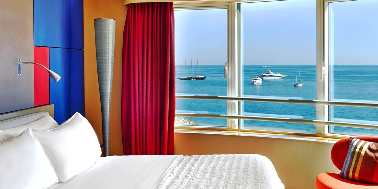 Le Meridien Beach Plaza