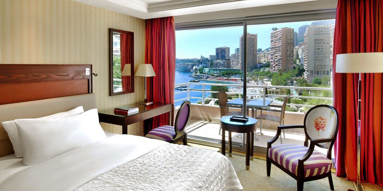 Le Meridien Beach Plaza