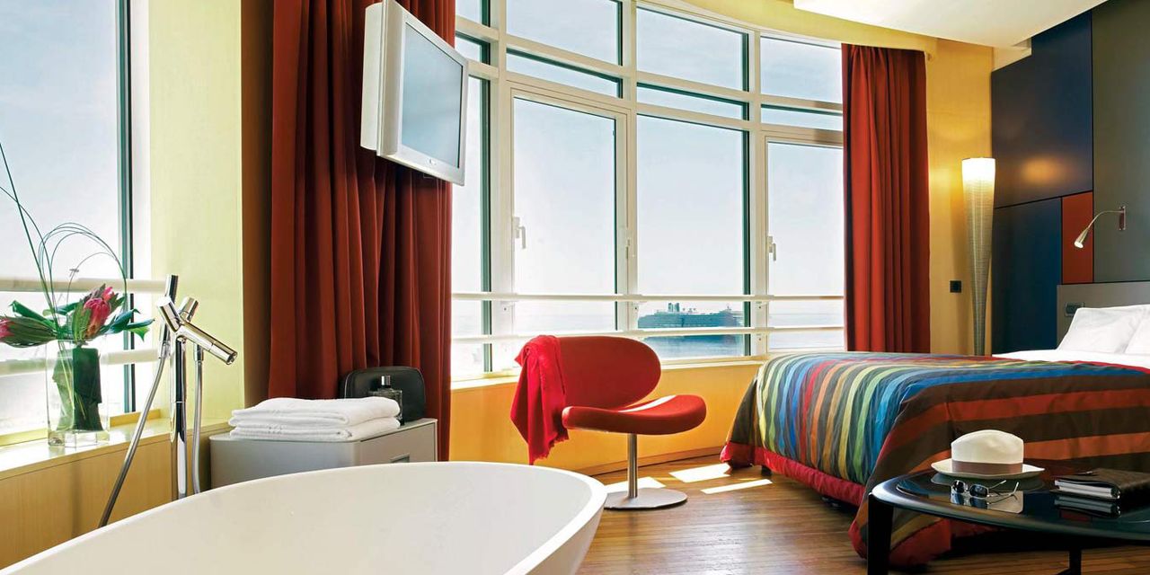 Le Meridien Beach Plaza