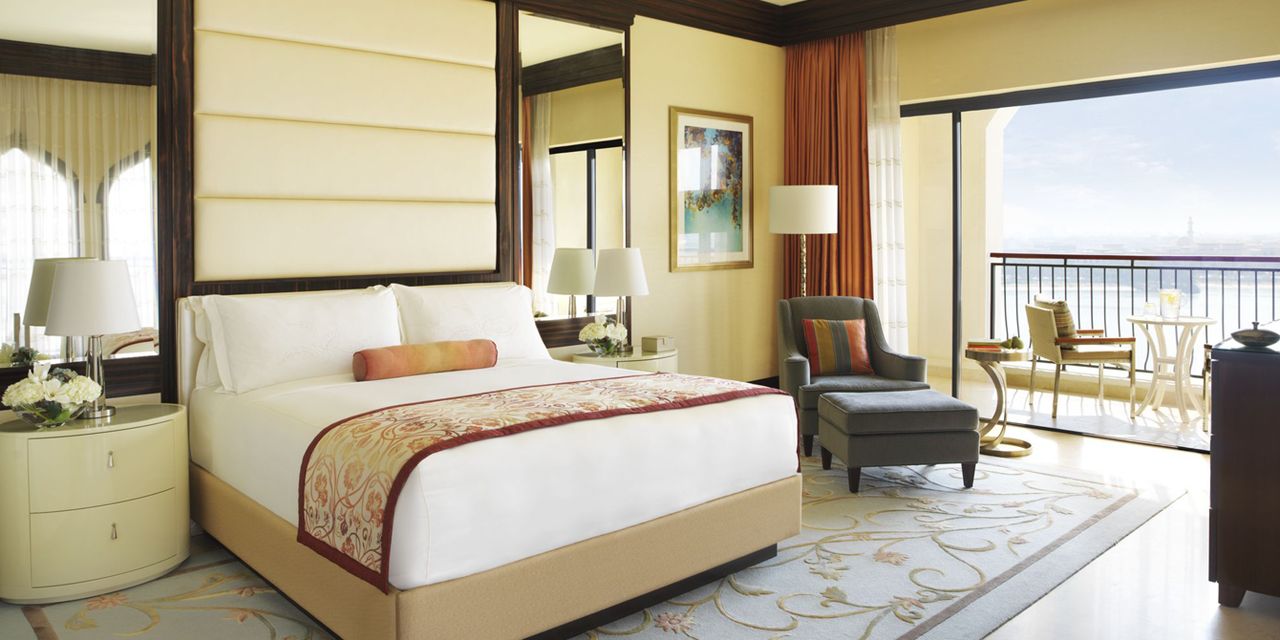 The Ritz-Carlton Abu Dhabi, Grand Canal