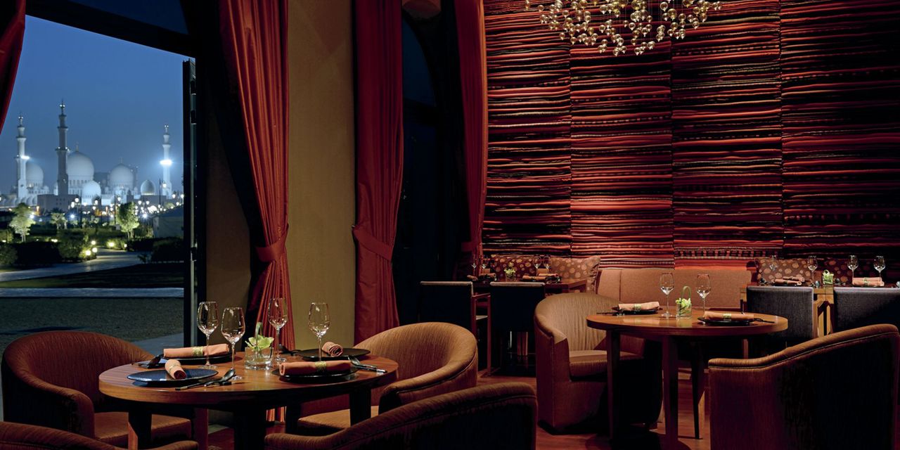 The Ritz-Carlton Abu Dhabi, Grand Canal