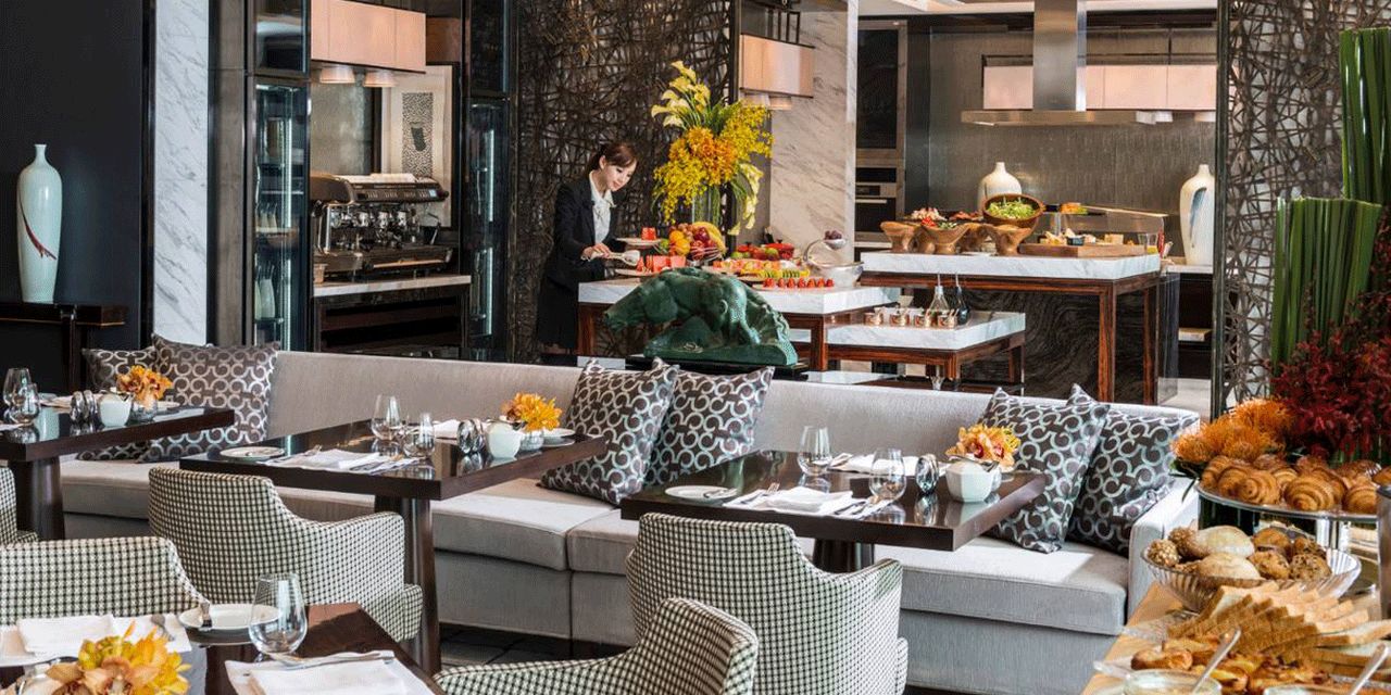 Four Seasons Hotel Shanghai at Pudong