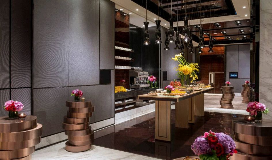 Four Seasons Hotel Shanghai at Pudong