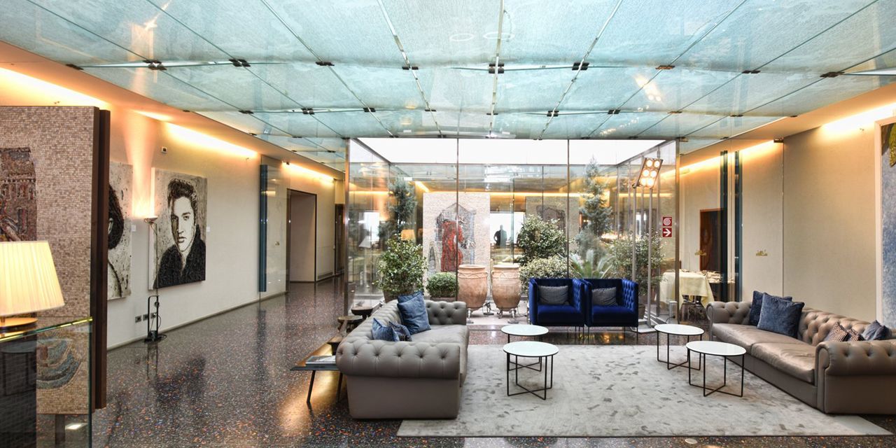 Hotel Monaco & Grand Canal