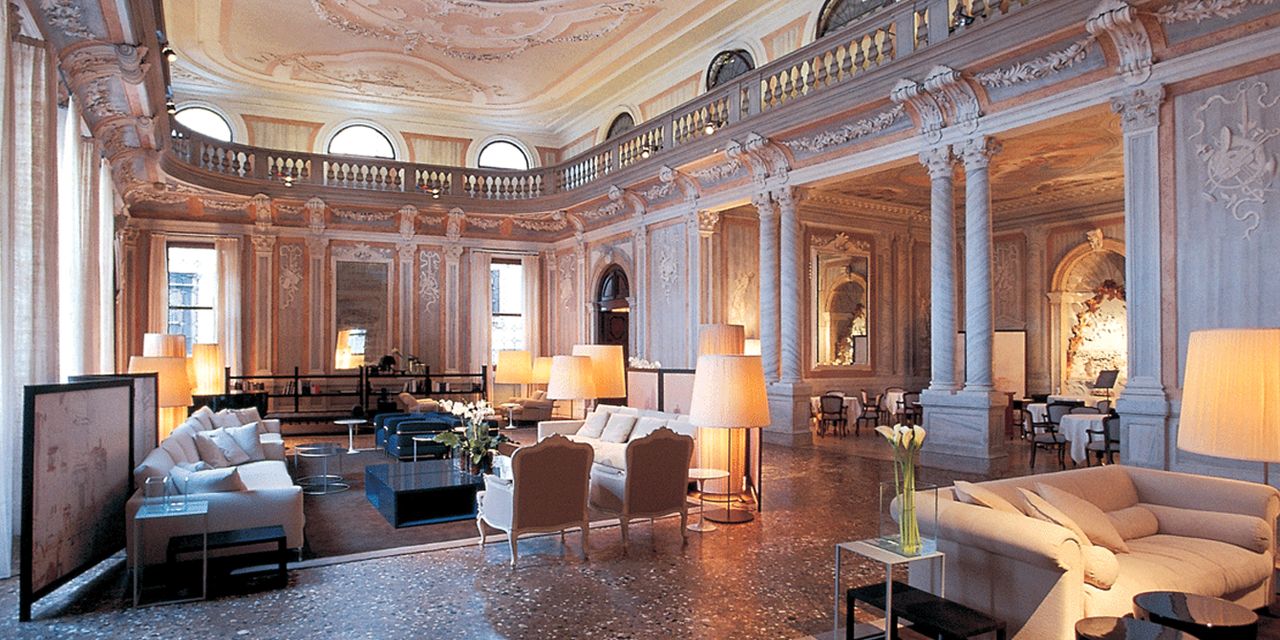 Hotel Monaco & Grand Canal