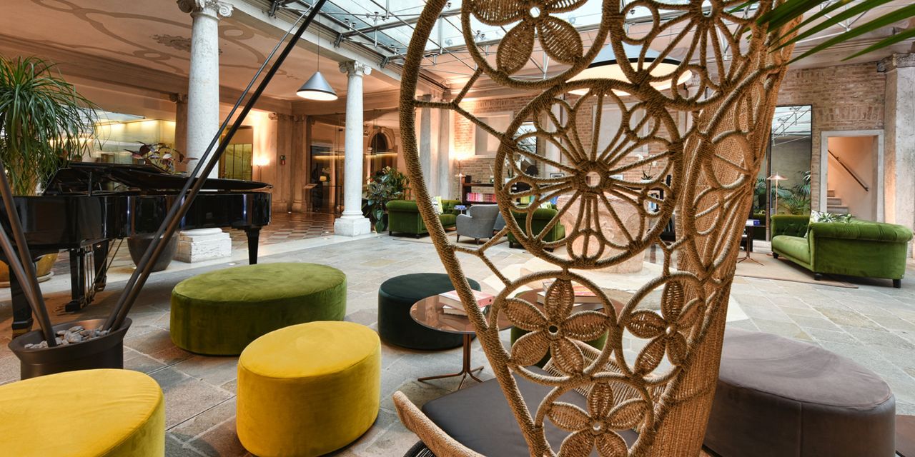 Hotel Monaco & Grand Canal