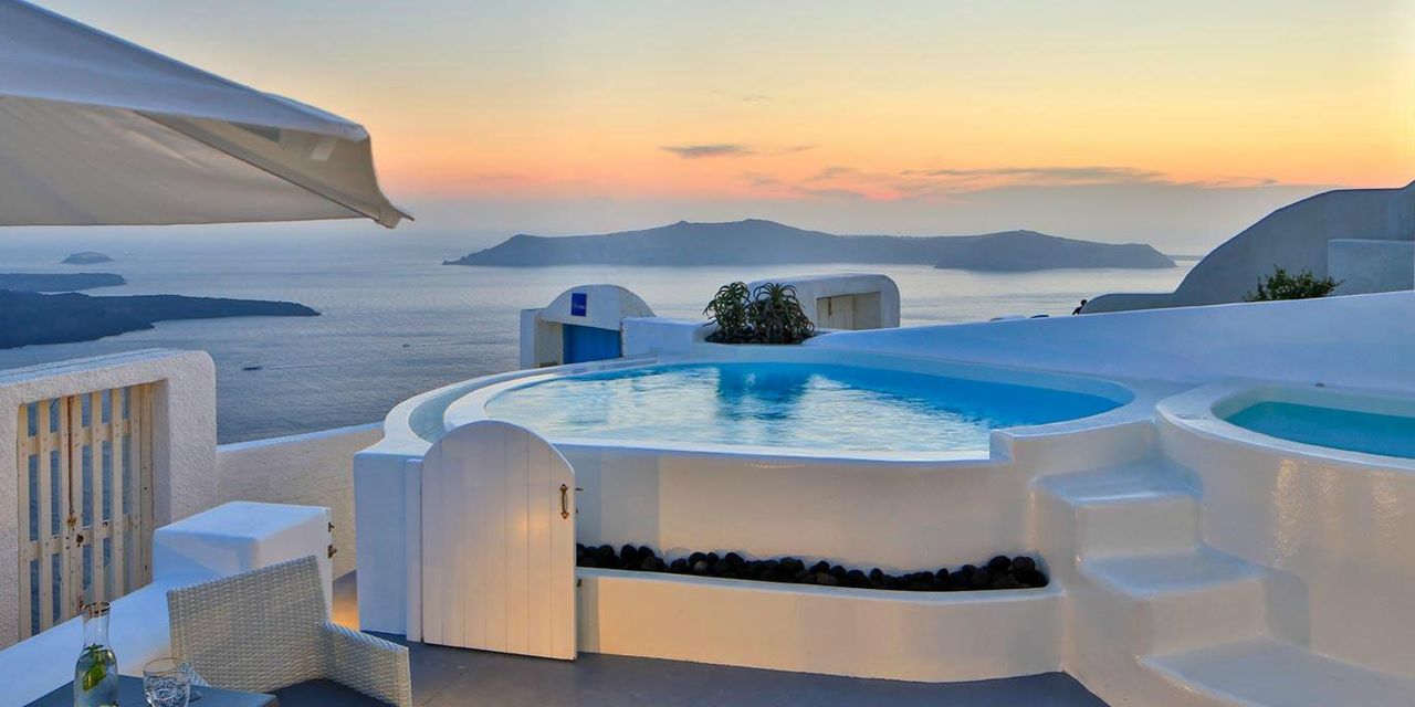 Dreams Luxury Suites