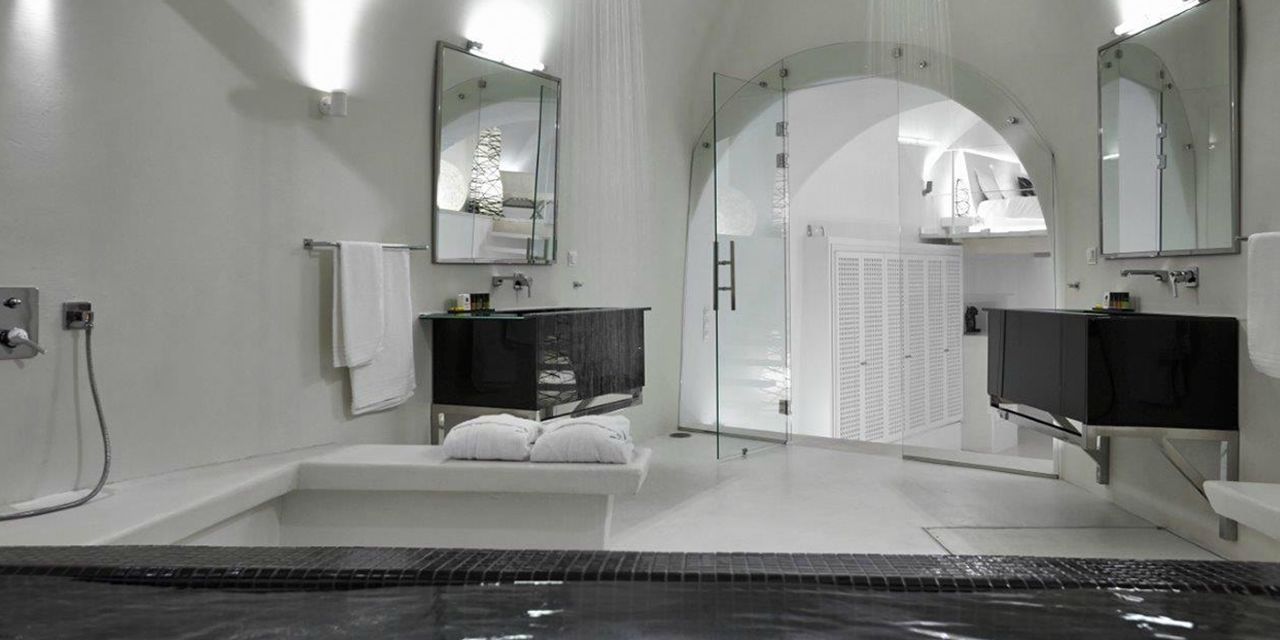 Dreams Luxury Suites