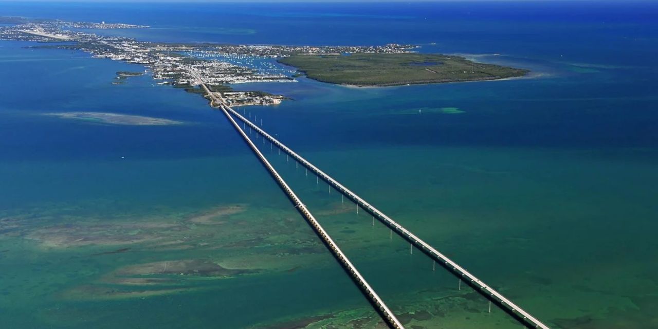 Isla Bella Beach Resort in Marathon, Florida Isla Bella Beach Resort in Marathon, Florida