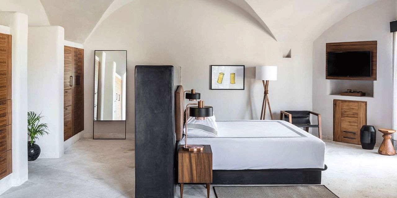 Thompson Zihuatanejo