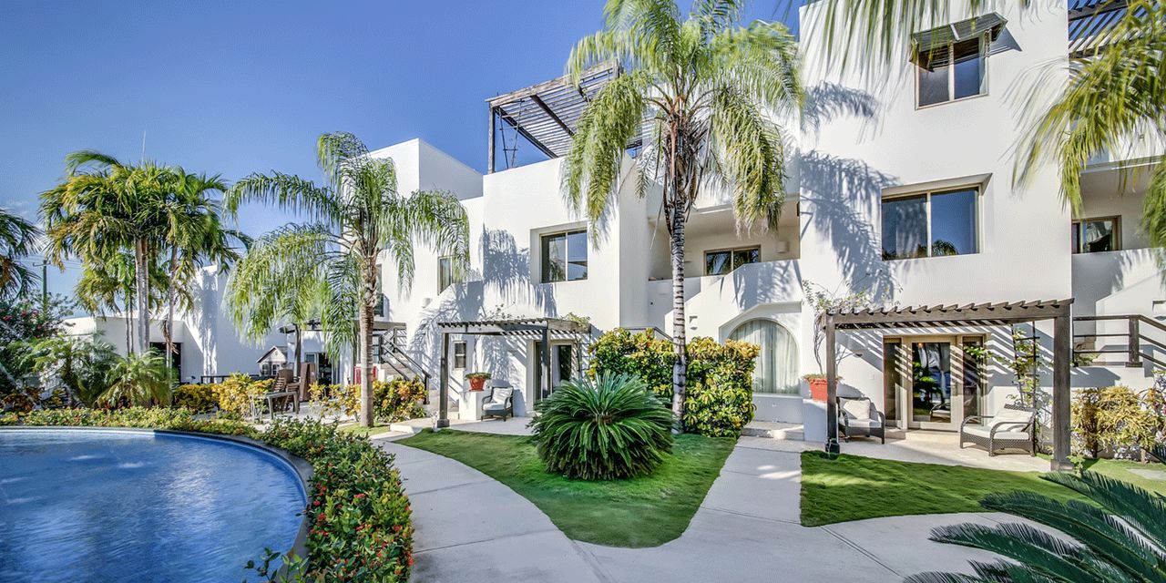 Las Terrazas Resort & Residences