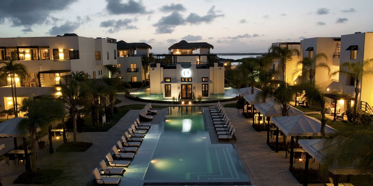 Las Terrazas Resort & Residences