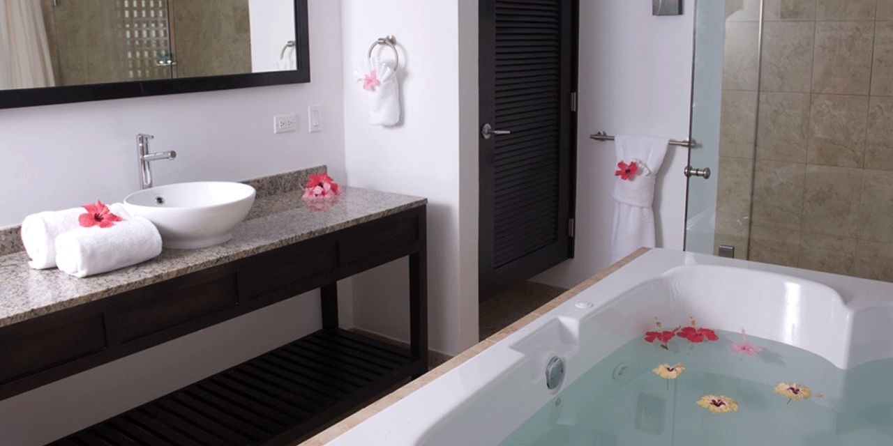 Las Terrazas Resort & Residences