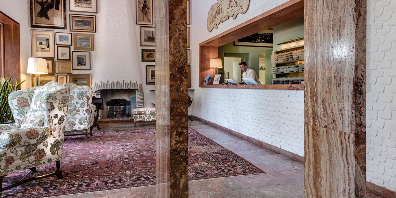 Augustus Hotel & Resort