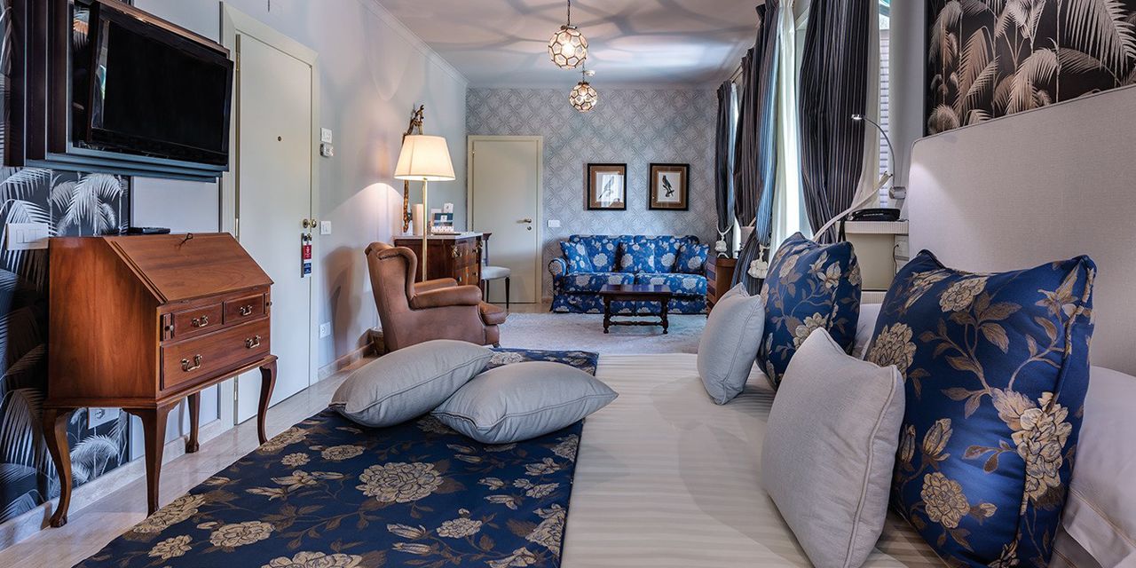 Augustus Hotel & Resort